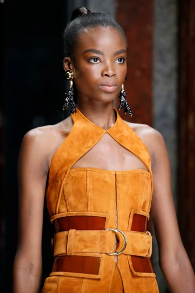 Look 12
